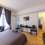 Studio - Avenue Champs-Elysee