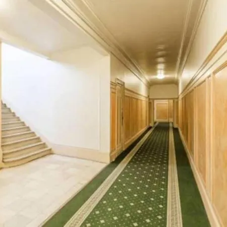 - Avenue Champs-elysee Apartment *